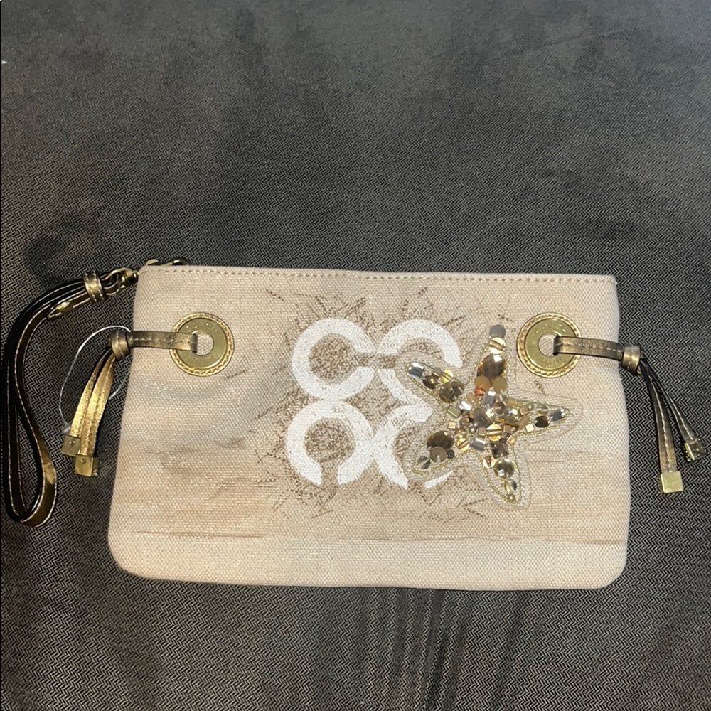 NWOT Elegant Coach Beige Clutch with Starfish Accent - Picture 3 of 8
